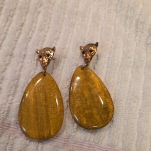 Buy with 

Material: Alloy. Nickel free and lead free and hypoallergenic

Qua